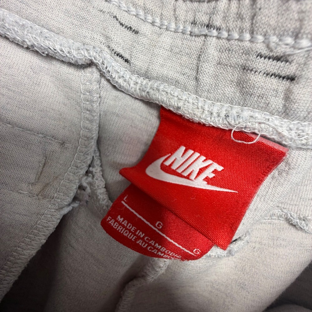 Nike Gray Knit Lounge Shorts Large Athletic Sweat Shorts Zip Pocket - Picture 7 of 9